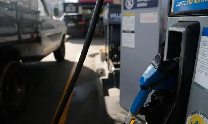 Subsídios à gasolina e ao diesel são ampliados após alta do petróleo